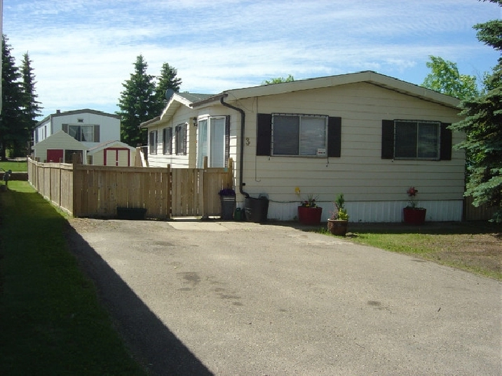 Double Wide Mobile Home in Maple Ridge Mobile Home Park in Edmonton,AB - Houses for Sale