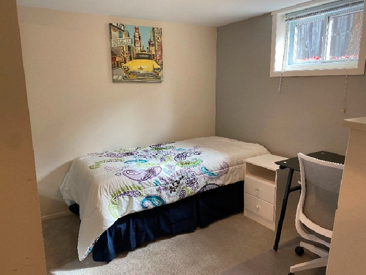 All Inclusive Furnished Room near Baseline Station-Female Only in Ottawa,ON - Room Rentals & Roommates