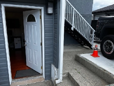 Ground floor bachelor suite for rent Image# 1