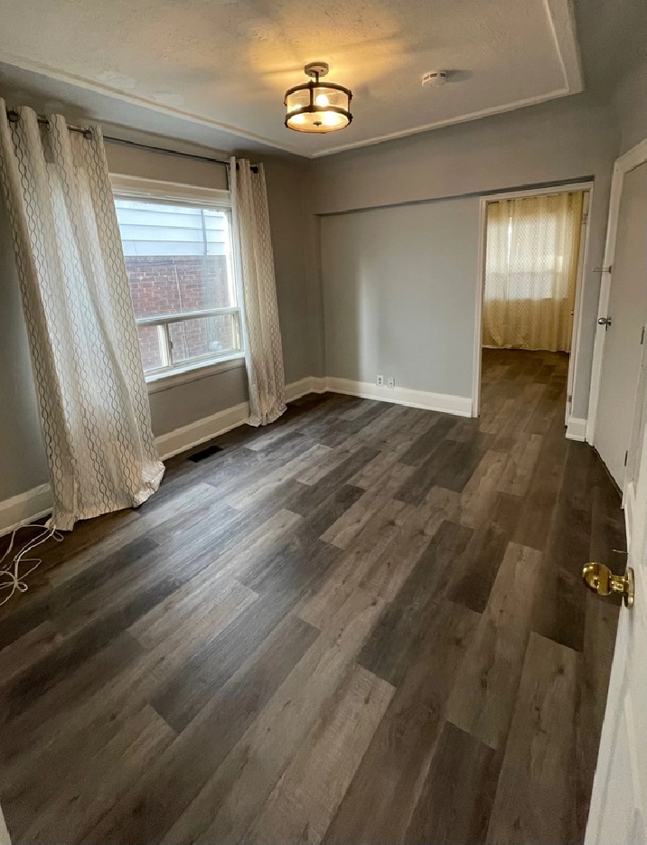 Downtown EAST WOODBINE / DANFORTH One Bedroom & Living Room in City