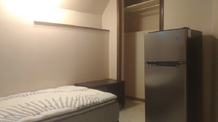 ROOMS FOR RENT IN DOVER AND ERIN WOODS SE STARTING $550/ MONTH in Calgary,AB - Room Rentals & Roommates