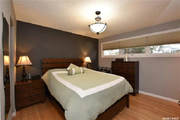 Rooms for Rent Near University of Regina 650m Away Walking dist in Regina,SK - Room Rentals & Roommates