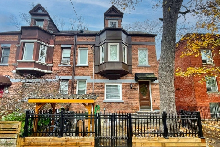 Fully Renovated 1 Bedroom Main Floor Apartment South Cabbagetown in City of Toronto,ON - Apartments & Condos for Rent