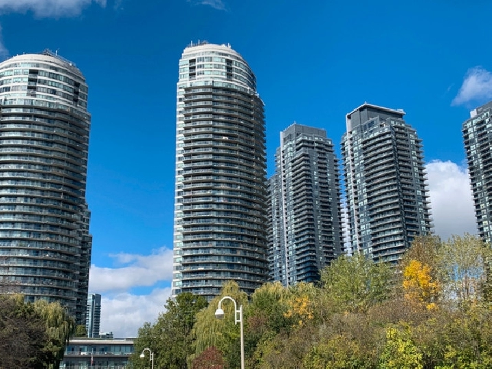 A Real Lakefront Gem: 2 Bedroom Condo Corner Suite By The Lake In Etobicoke in City of Toronto,ON - Apartments & Condos for Rent