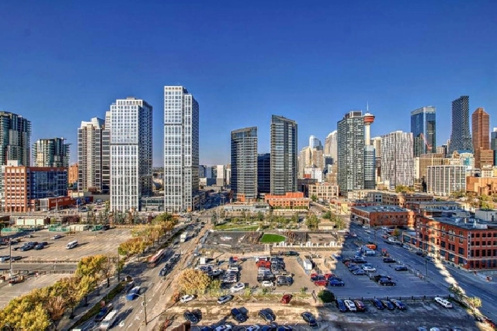 Large 1 bedroom condo with AMAZING DOWNTOWN VIEWS in Calgary,AB - Apartments & Condos for Rent
