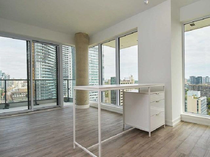 And One Locker Included. Beautiful Two Bedrooms in Downtown Toronto in City of Toronto,ON - Apartments & Condos for Rent