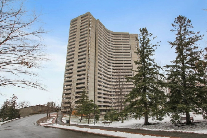 Ambleside - 3 bedroom converted to 2 large bedrooms in Ottawa,ON - Condos for Sale