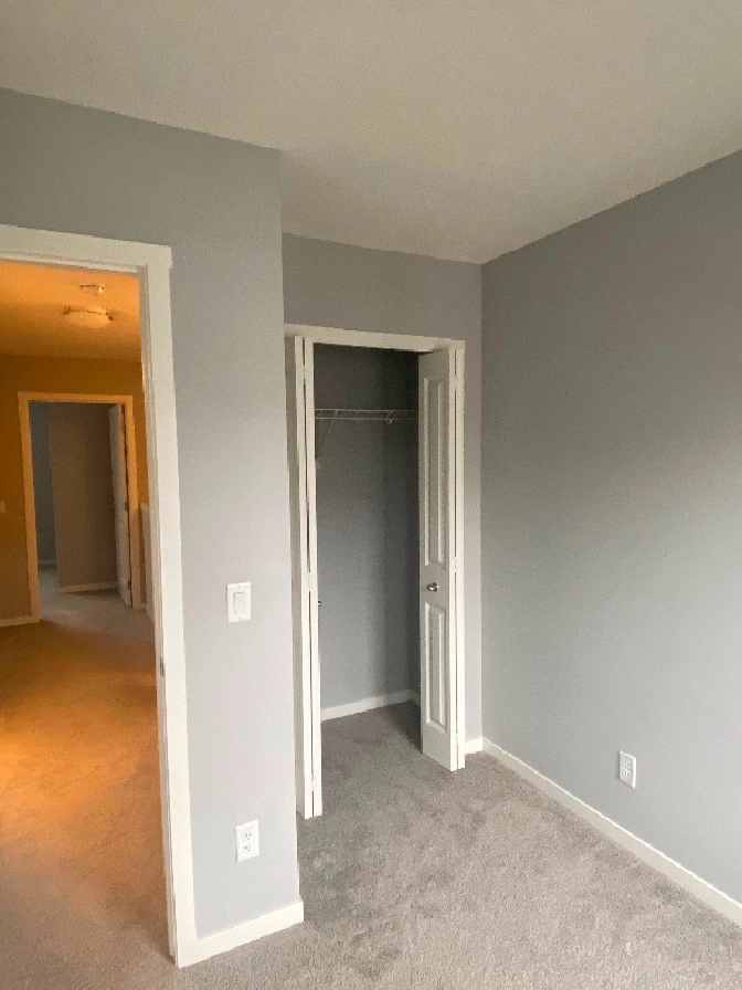 (Town House) 3 beds 2.5 baths / Harvest Hills in Calgary,AB