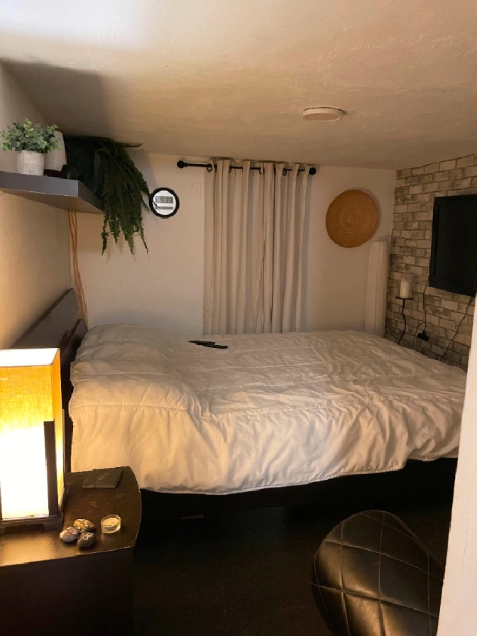 Nightly room rental in City of Toronto,ON - Short Term Rentals