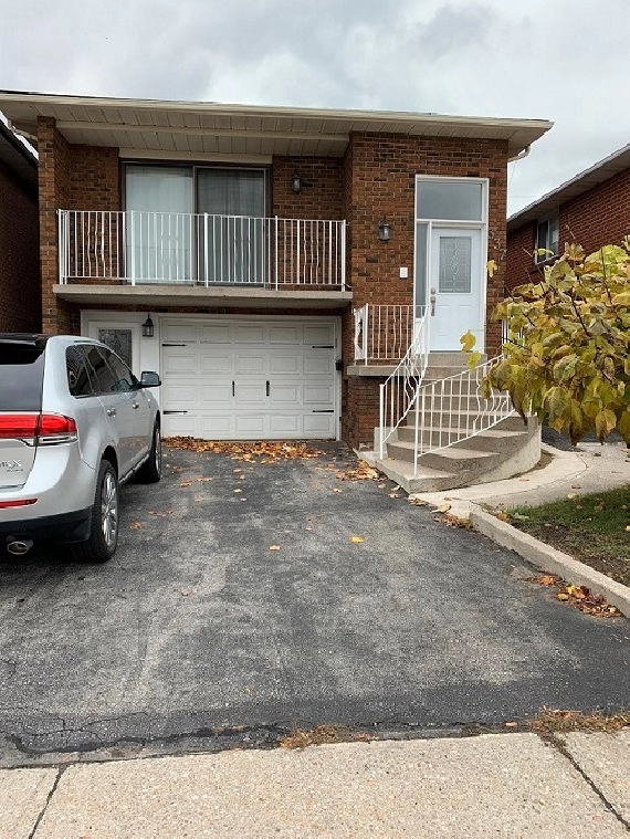 Three bedrooms for rent near Dufferin & Steeles Concord in City of Toronto,ON - Apartments & Condos for Rent