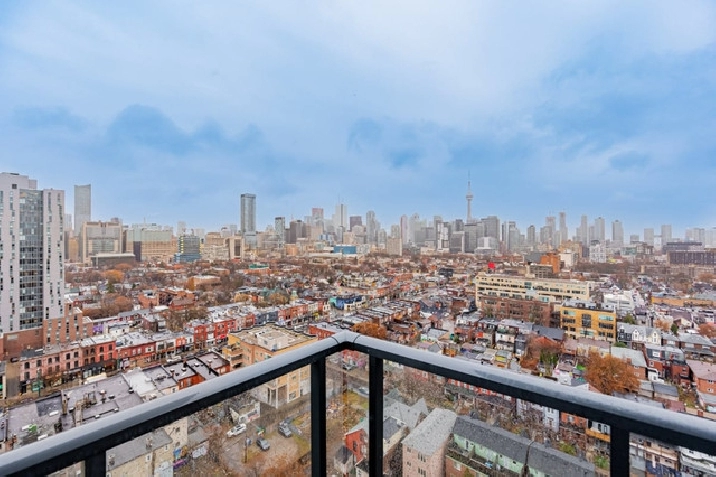 TORONTO VIEWS! FULLY Furnished Condo Available Immediately! in City of Toronto,ON - Apartments & Condos for Rent