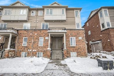Furnished Stacked Town Home In Stonebridge Image# 1