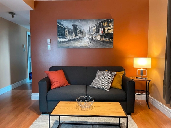 Super location-entire house- max.4 adults 2 children of family in City of Montréal,QC - Short Term Rentals