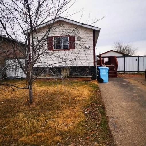 Hoehne Street 3 Bed 2 Bath Mobile Timberlea in Fort McMurray,AB