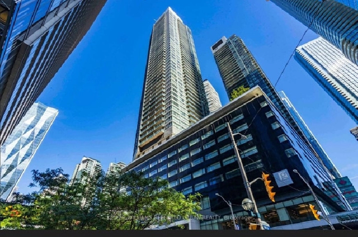 . 1 Bed 1 Bath Fully Furnished High Raise Condo in Downtown Toronto in City of Toronto,ON - Apartments & Condos for Rent