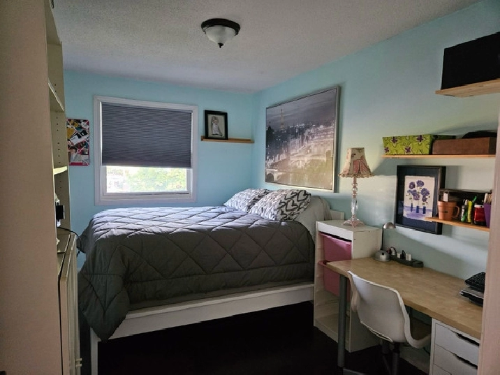 Spacious furnished bedroom in Stittsville in Ottawa,ON - Room Rentals & Roommates