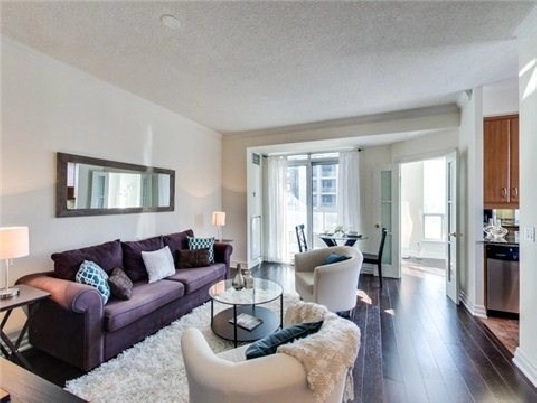 2br - 790ft2 - Two Bedroom Bright Waterfront Condo with utility in City of Toronto,ON - Short Term Rentals