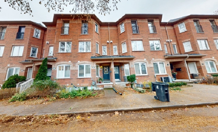 Spacious 4 Bedroom Townhouse in Leslieville in City of Toronto,ON - Apartments & Condos for Rent