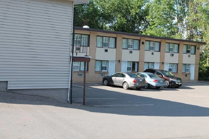One bedroom Private Bachelor Unit for rent near Forest Hill Road in Fredericton,NB - Apartments & Condos for Rent