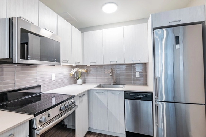 Renovated Bachelor | Wellesley Village | with In-Suite Laundry in City of Toronto,ON - Apartments & Condos for Rent