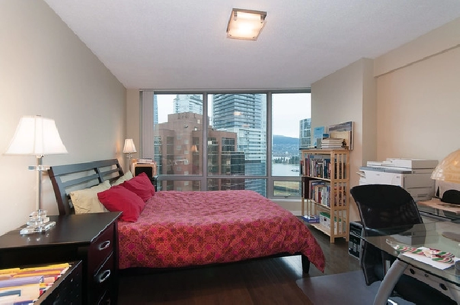 Downtown Sub Master: Luxury Living w/ Pool & Gym Access! in Vancouver,BC - Room Rentals & Roommates
