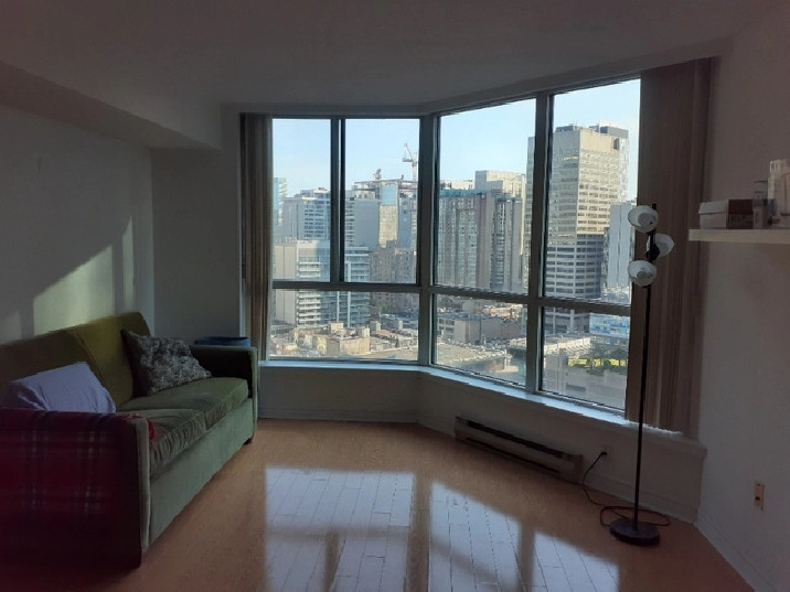 , banks, shops and restaurants. Downtown Toronto Living: 1 Bed, 1.5Bath, $2550, Utilities Incl. in City of Toronto,ON - Apartments & Condos for Rent