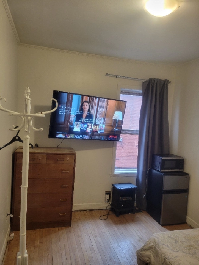 No Credit check! No Employment Verification - 55' android TV in Ottawa,ON - Room Rentals & Roommates