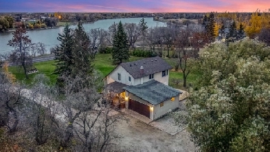 Fully remodelled 1600sqft 3bdrm 1.5bthrm w/ a River View! Image# 1