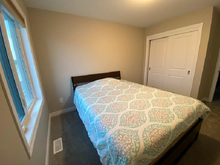 Spacious and bright room for rent in Ottawa,ON - Apartments & Condos for Rent