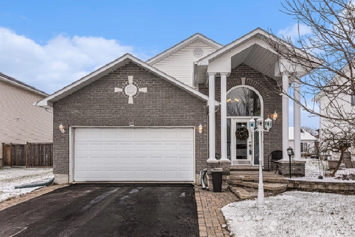 Embrun, Single detached home w/double garage $599,900 in Ottawa,ON - Houses for Sale