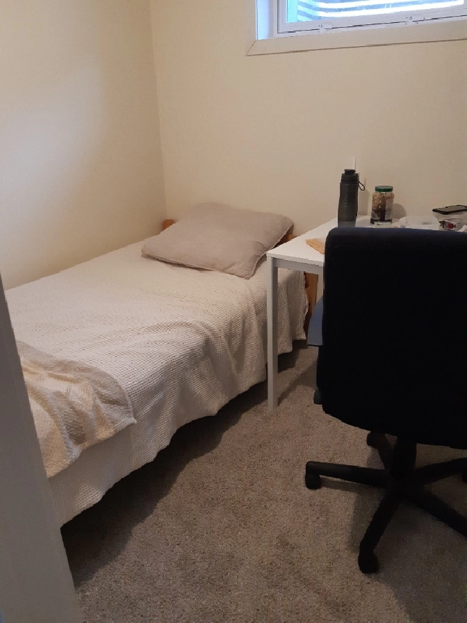 Room for Rent near University of Manitoba in Winnipeg,MB - Room Rentals & Roommates