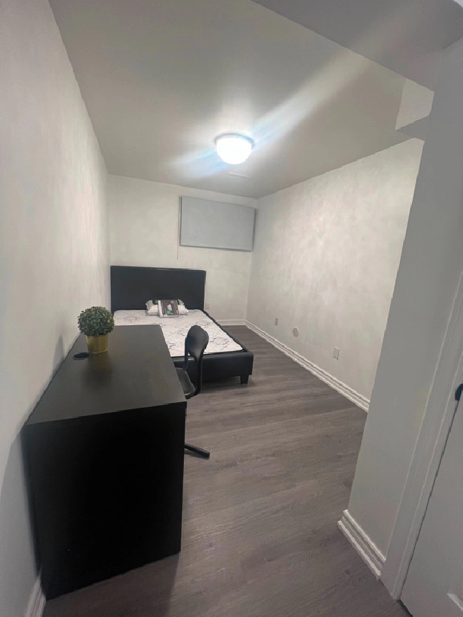 Furnished Room For Rent Near UTSC And Centennial College in City of Toronto,ON - Room Rentals & Roommates