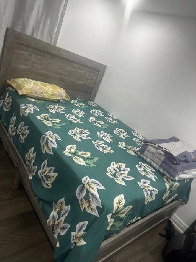 Sharing room with non vegetarian girl on second floor.floor. Image# 1