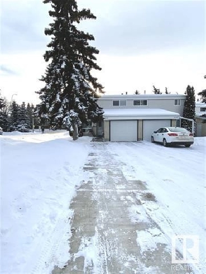 Fully Reno'd End Unit St. Albert Townhome with 4 Bathrooms!! in Edmonton,AB - Condos for Sale