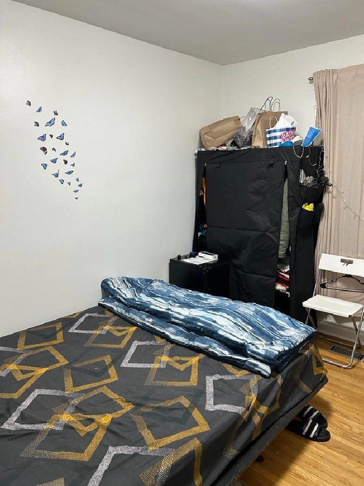 Room for rent for a couple or two girls in City of Toronto,ON - Short Term Rentals