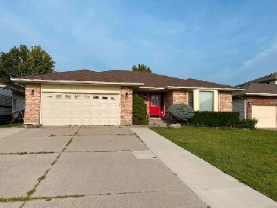 Rooms available for   Co-op/ Professionals / College students