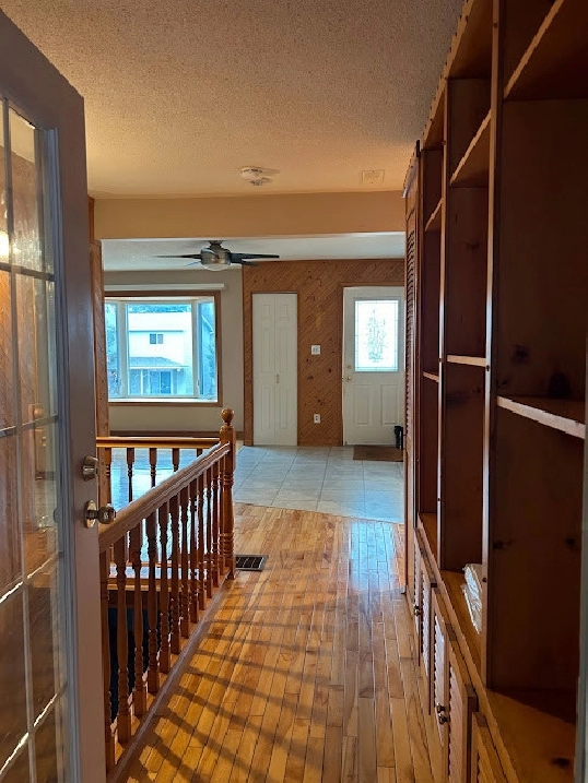 3 bedroom detached bungalow in Elliot Lake in Sudbury,ON Apartments