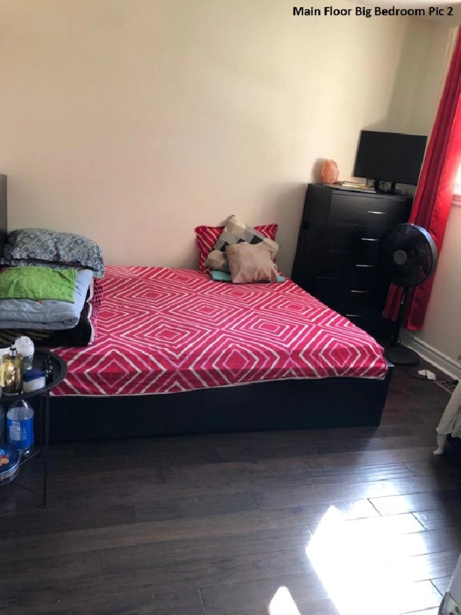 Main Floor Rooms Available at Scarborough from Jan 1 in City of Toronto,ON - Room Rentals & Roommates