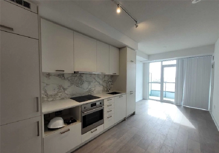 Vaughan Brand New Condo Unit 1Bed 1Den 1Bath w/parking in City of Toronto,ON - Apartments & Condos for Rent