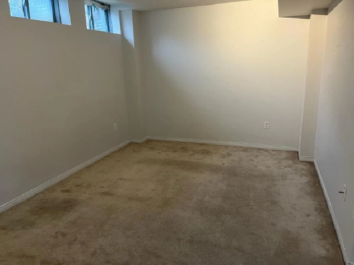 Basement For Rent in Brampton in Mississauga / Peel Region,ON Room