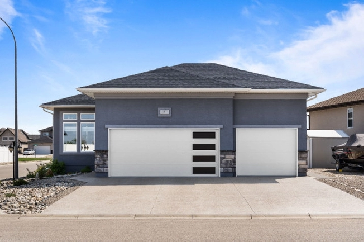 5 Plains Way Pilot Butte Saskatchewan in Regina,SK - Houses for Sale