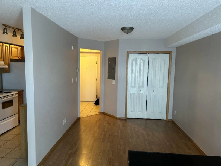 bachelor suit for rent long term in Calgary,AB - Apartments & Condos for Rent