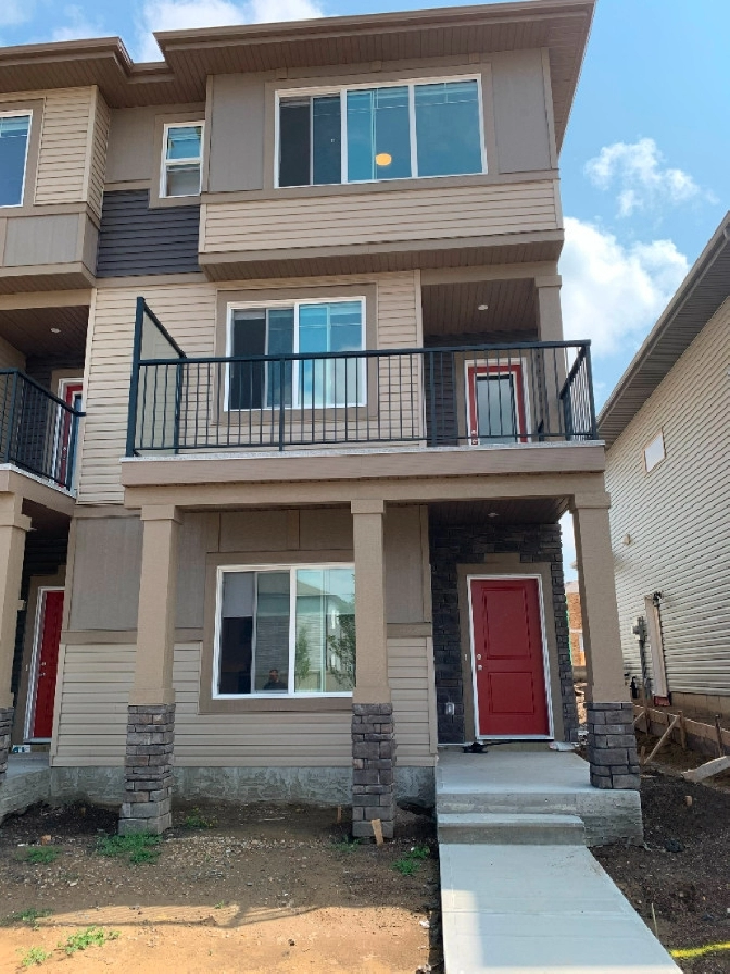 One Bedroom Main Floor Townhouse Unit in Leduc in Edmonton,AB - Apartments & Condos for Rent