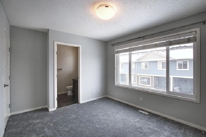 3 bedroom townhouse for sublease in Calgary,AB - Short Term Rentals