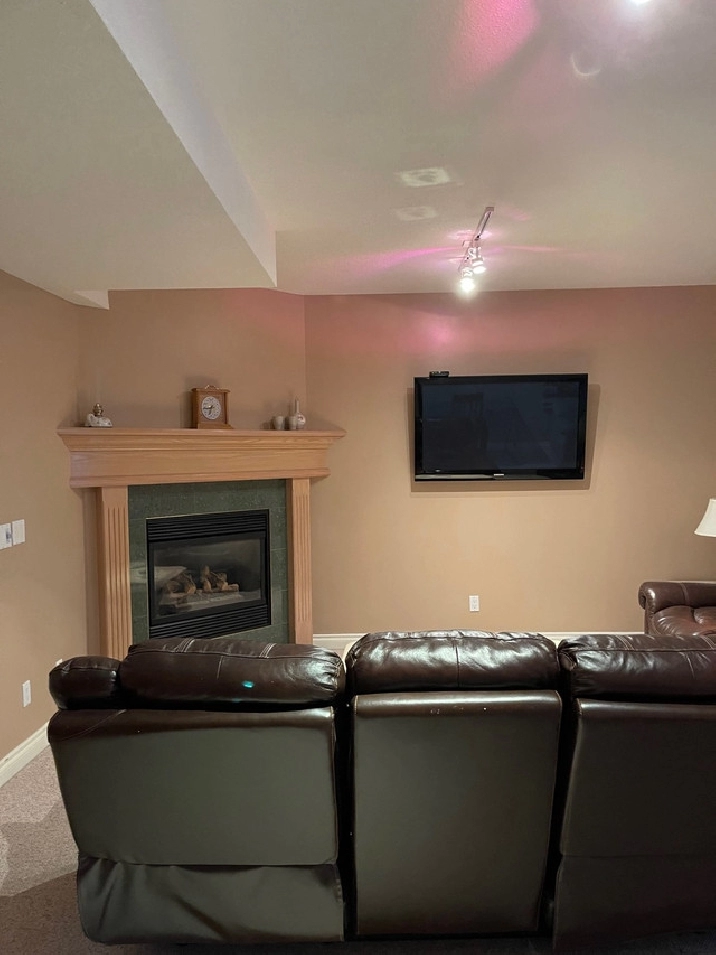 Walkout Basement Suite, Signal Hill SW in Calgary,AB - Room Rentals & Roommates