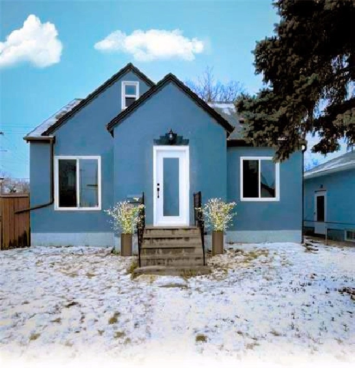 Large corner lot tons of Updates! in Winnipeg,MB - Houses for Sale