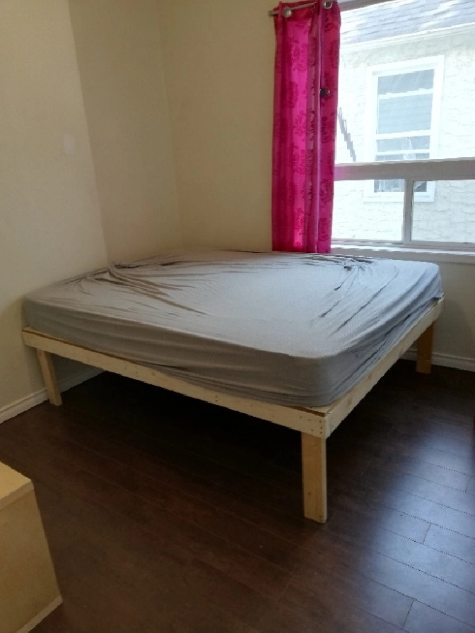 Furnished Large bedroom (downtown) in Edmonton,AB - Room Rentals & Roommates