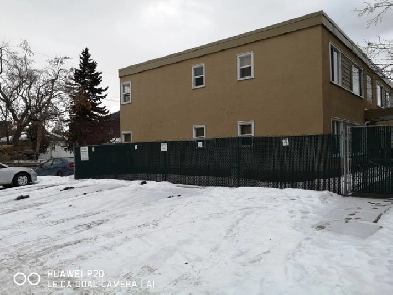 Parking Near Foothills Hospital Image# 1