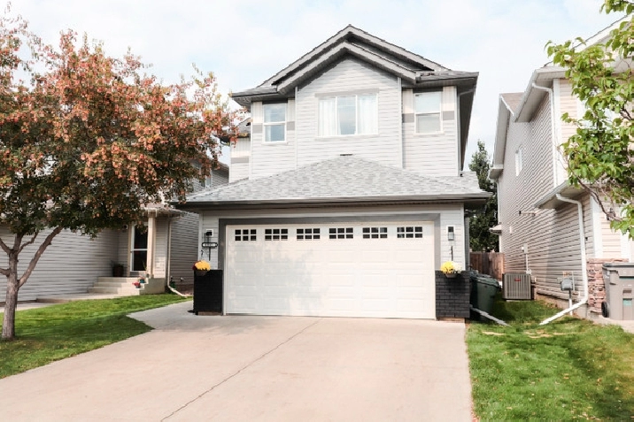 Renovated Fabulous Home in Stony Plain! in Edmonton,AB - Houses for Sale
