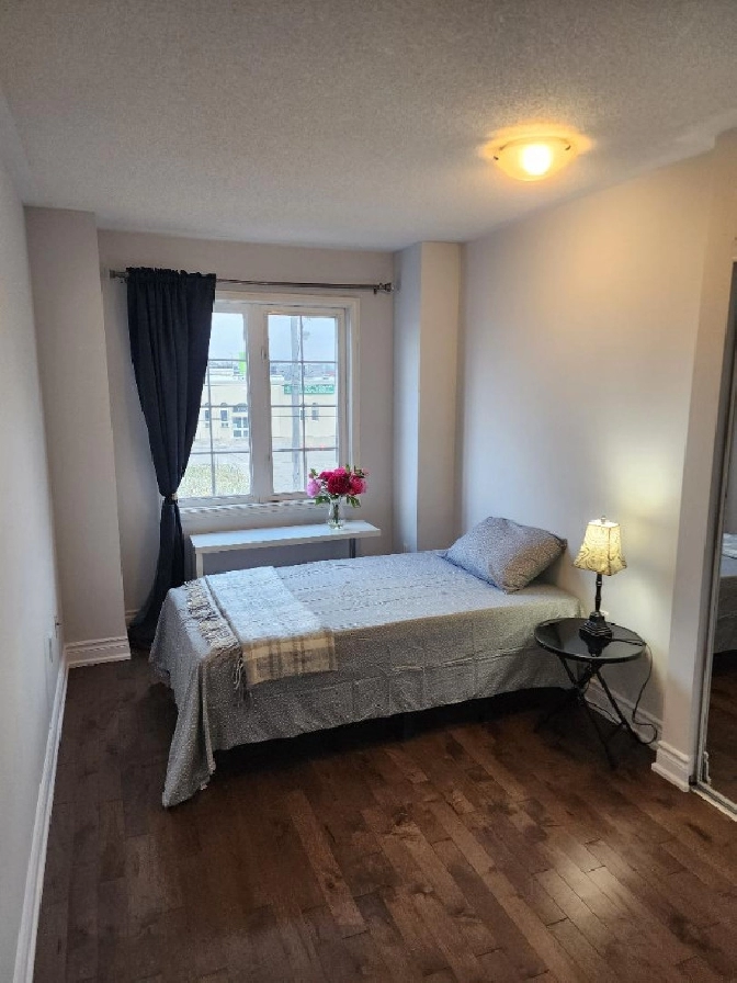Bedroom for Rent - $775/Month in City of Toronto,ON - Room Rentals & Roommates